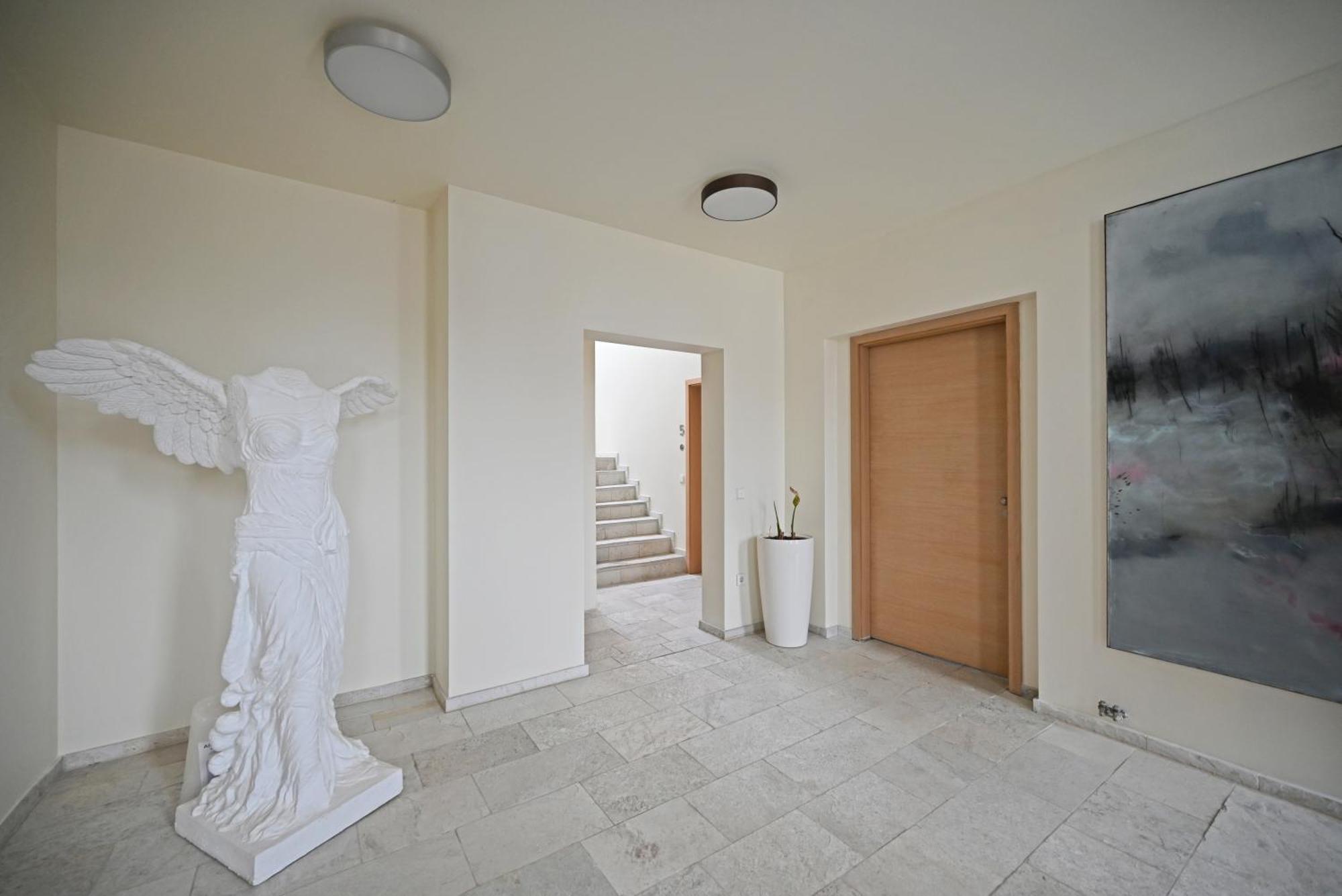 Modernes & Gepflegtes Hotelzimmer Mit Kueche! Bernstadt  Екстериор снимка